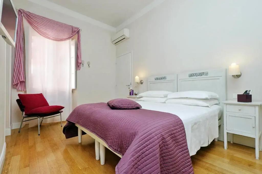 Amaranto Romano Hotel 0*