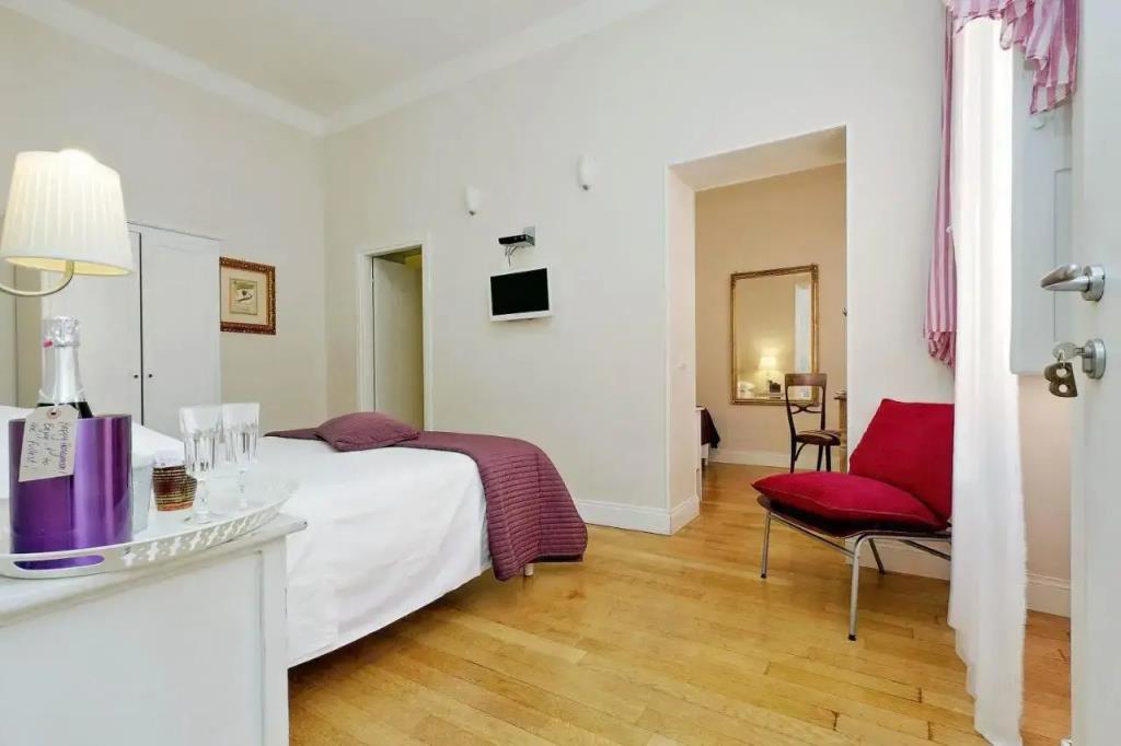 Amaranto Romano Hotel 0*