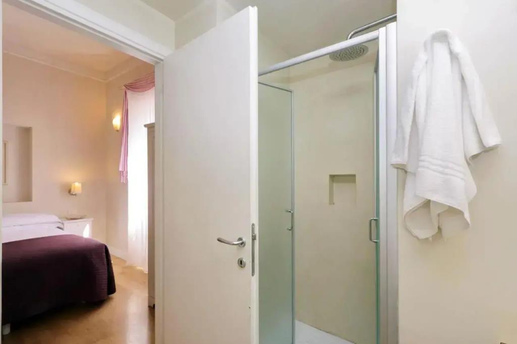 Amaranto Romano Hotel 0*
