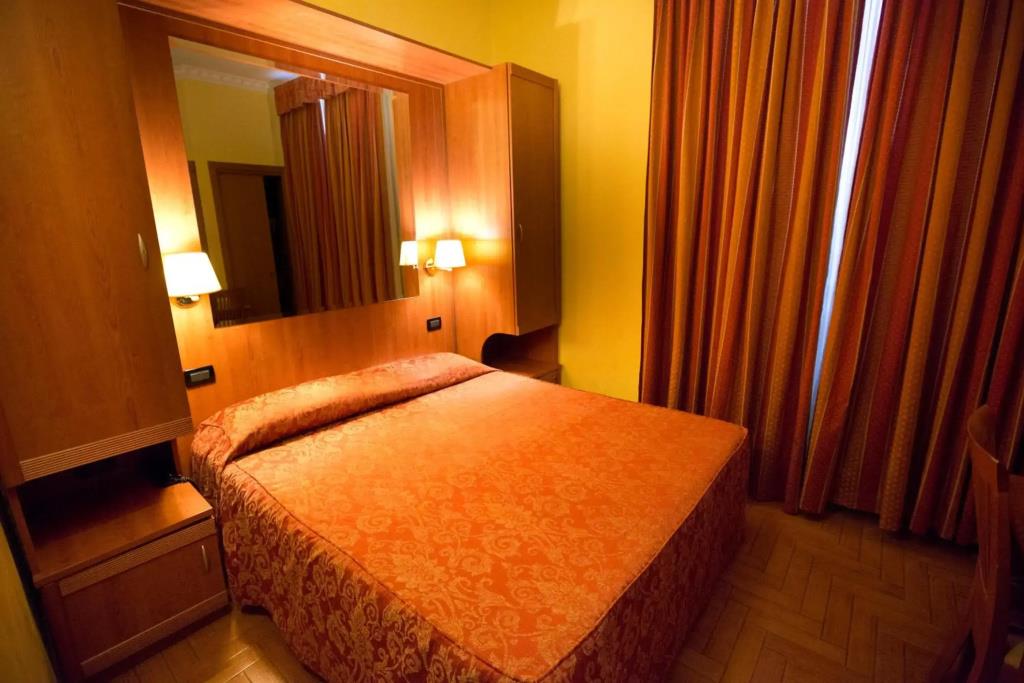 Hotel Lella 2*