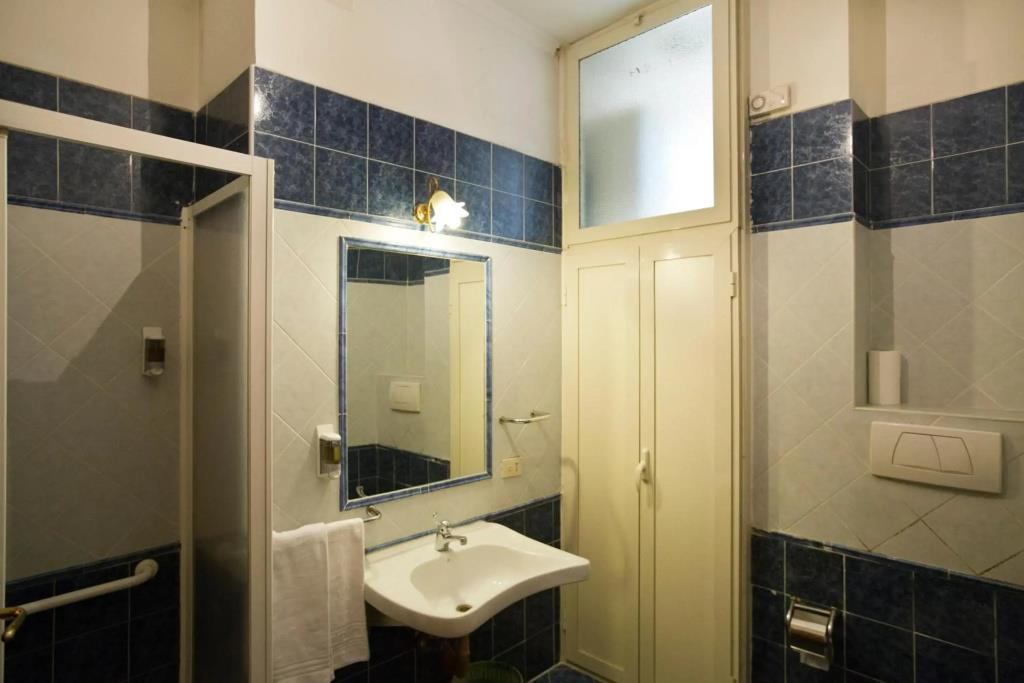 Hotel Lella 2*