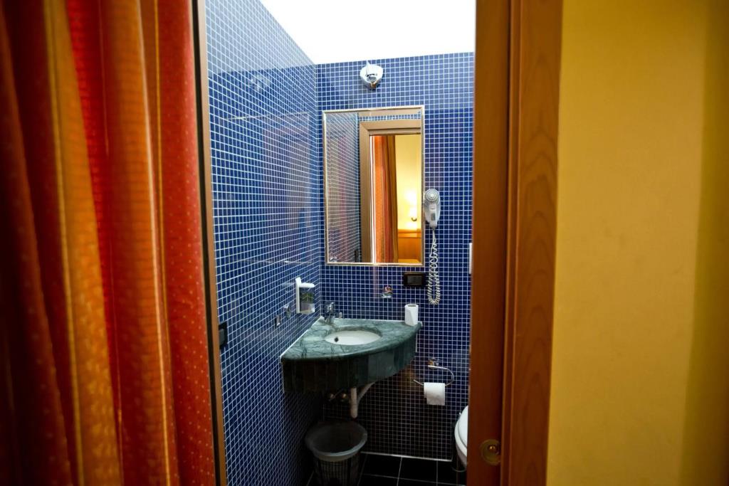 Hotel Lella 2*