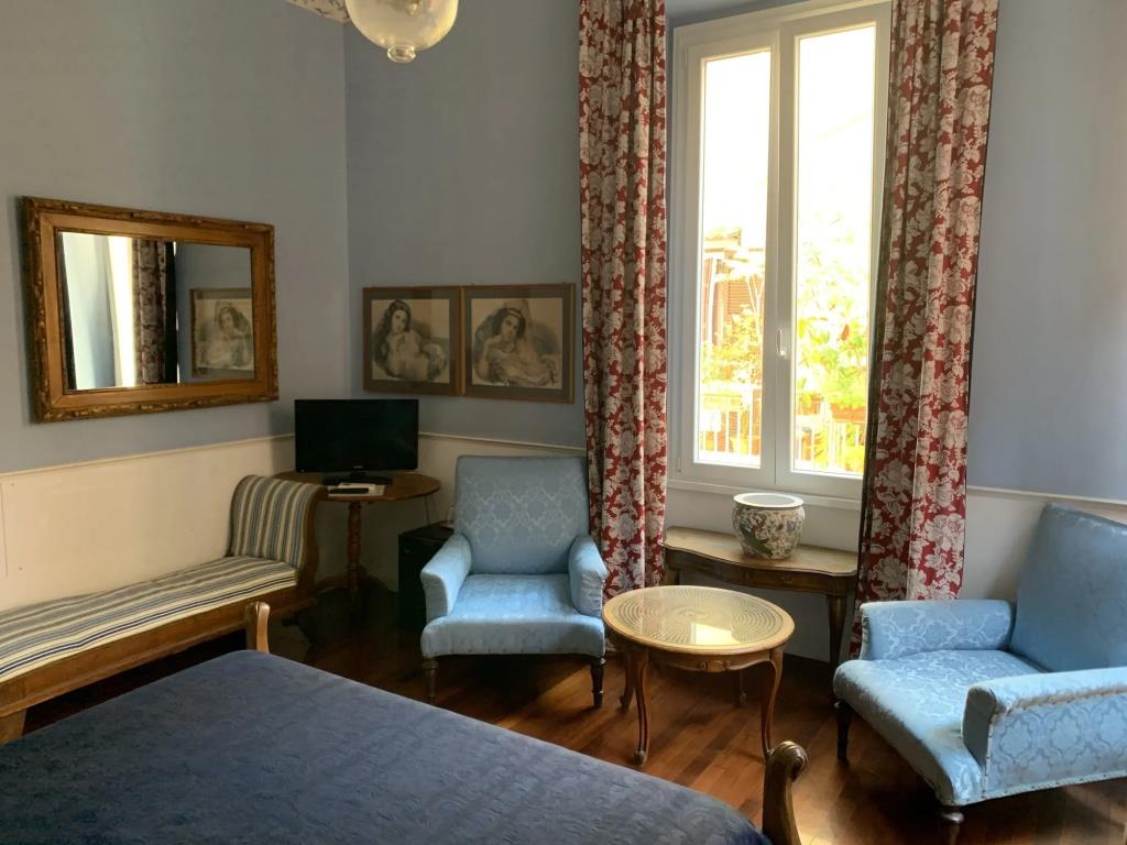 Relais Teatro Argentina 0*