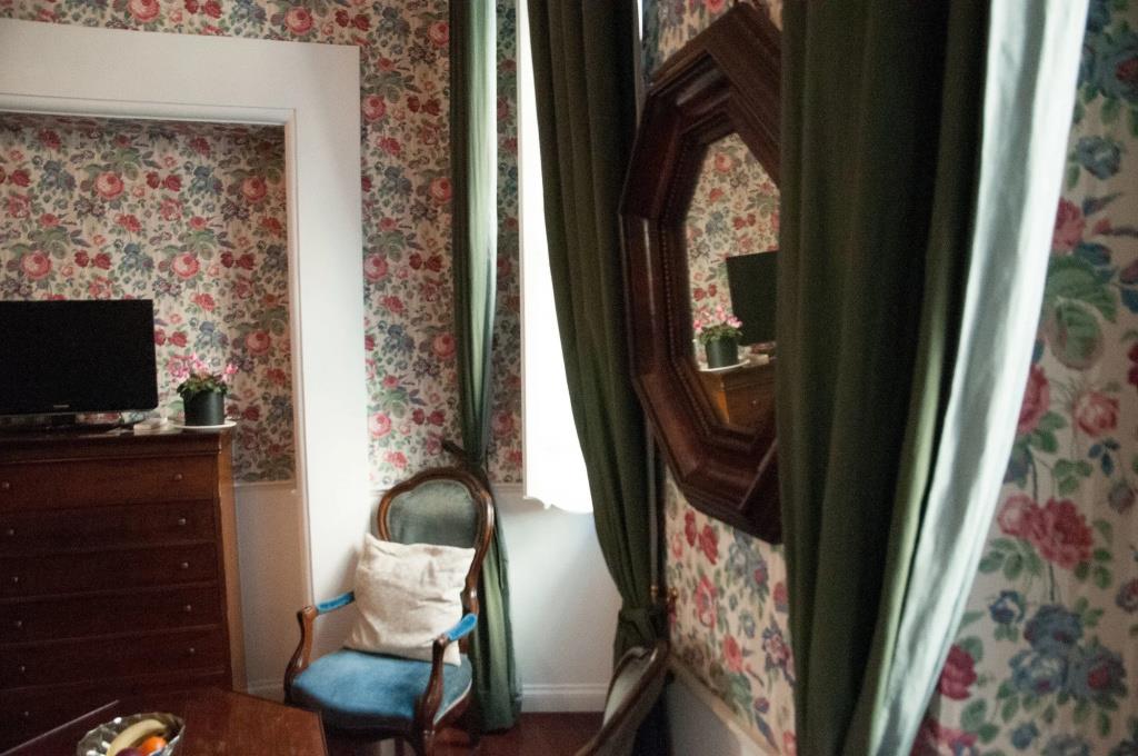 Relais Teatro Argentina 0*