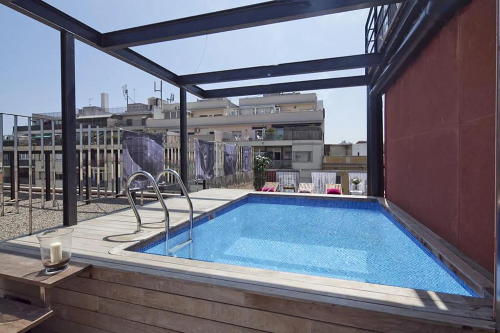 MSB Rooftop Pool City Center 0*