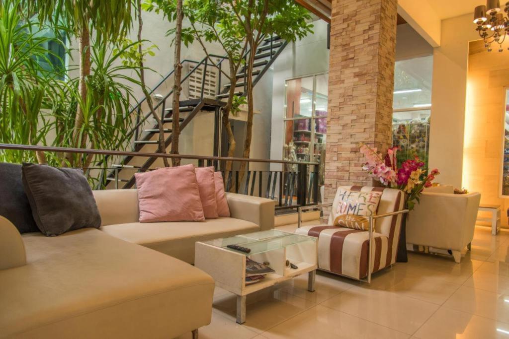 Phuket Jula Place 3*
