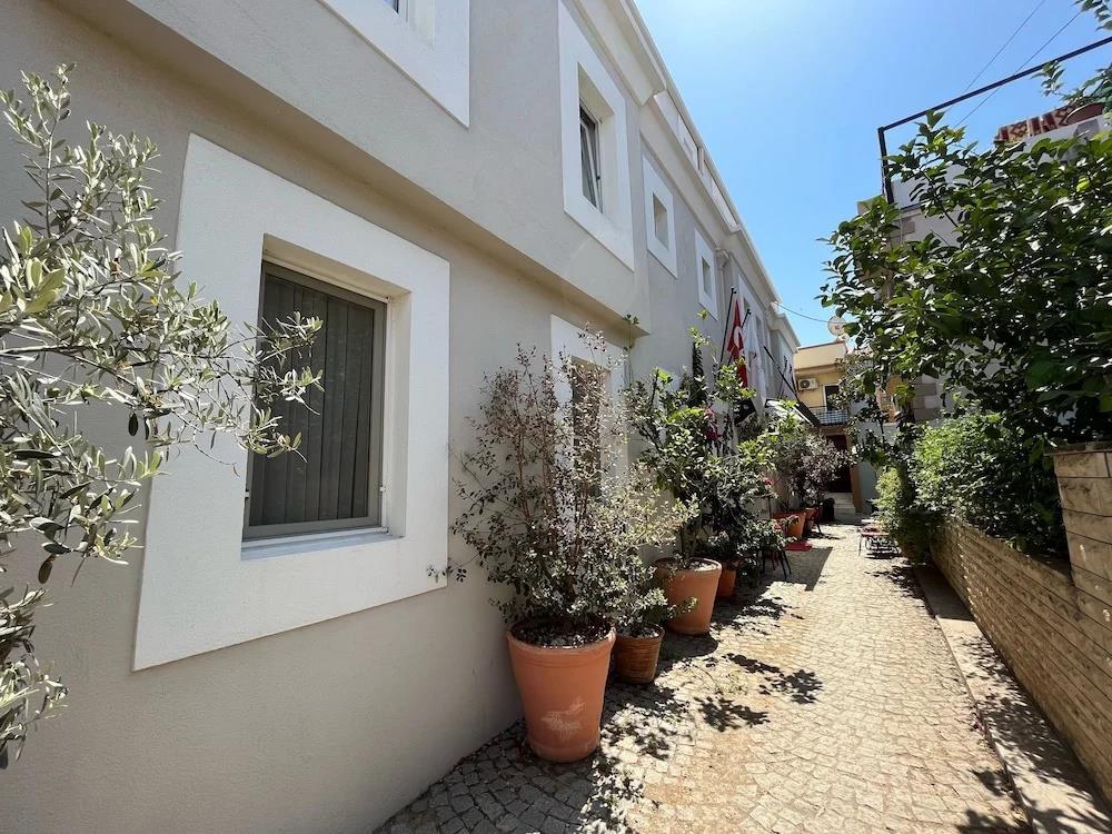 Bay Nihat Lale Otel 0*