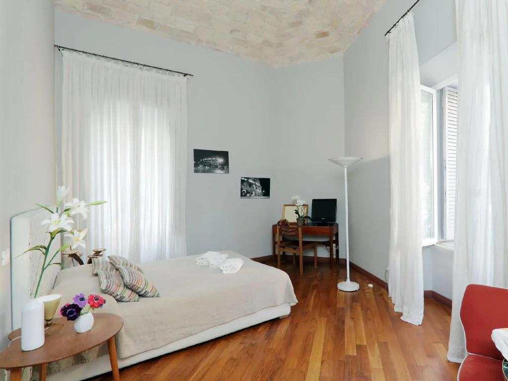 Mecenate Rooms 0*