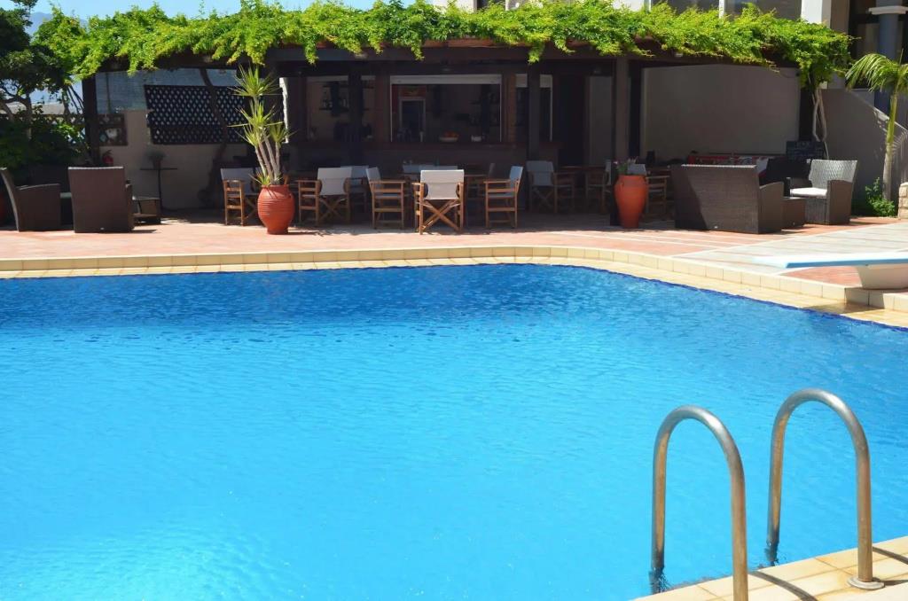 Christina Beach Hotel 2*