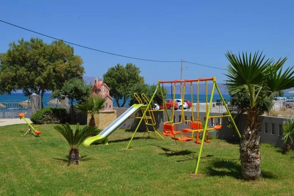 Christina Beach Hotel 2*