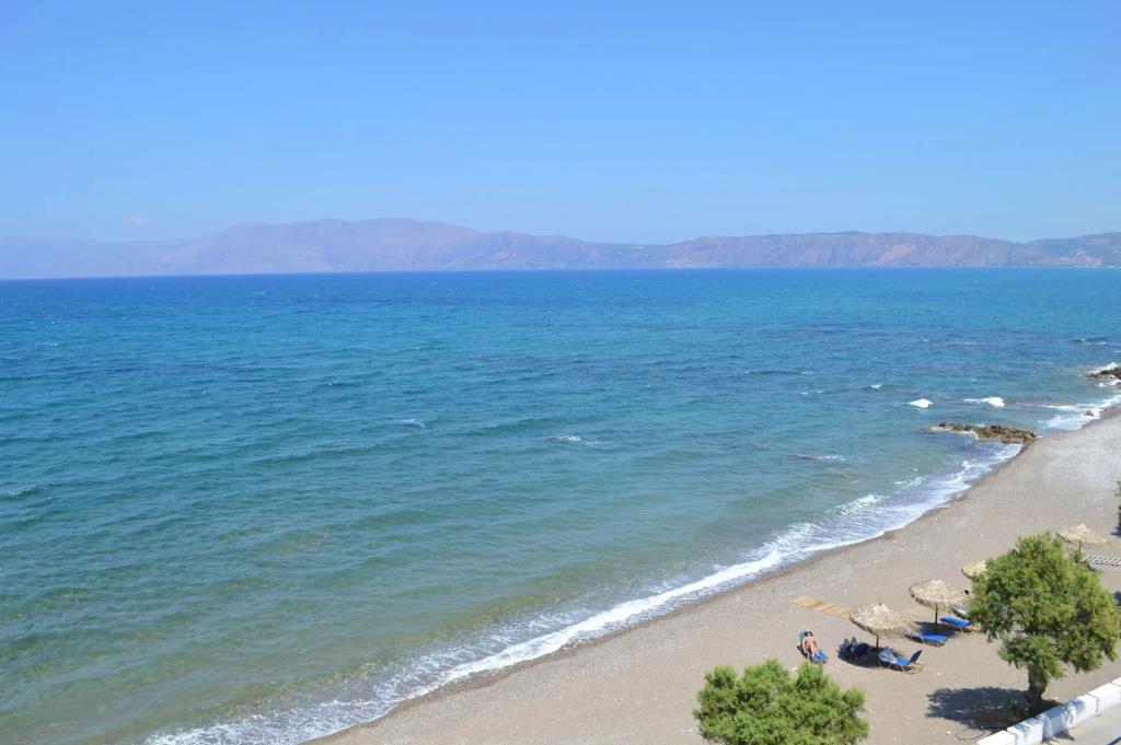 Christina Beach Hotel 2*