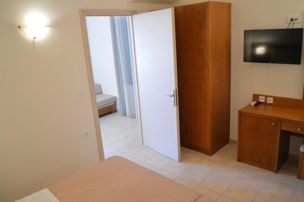 Christina Beach Hotel 2*