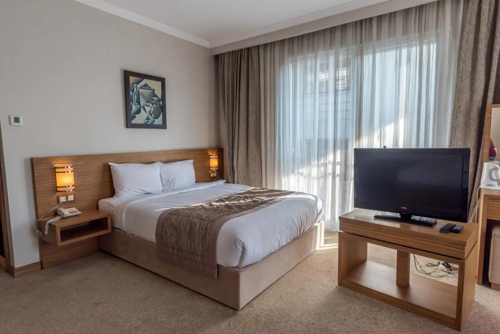 Hotel Almina Park 0*