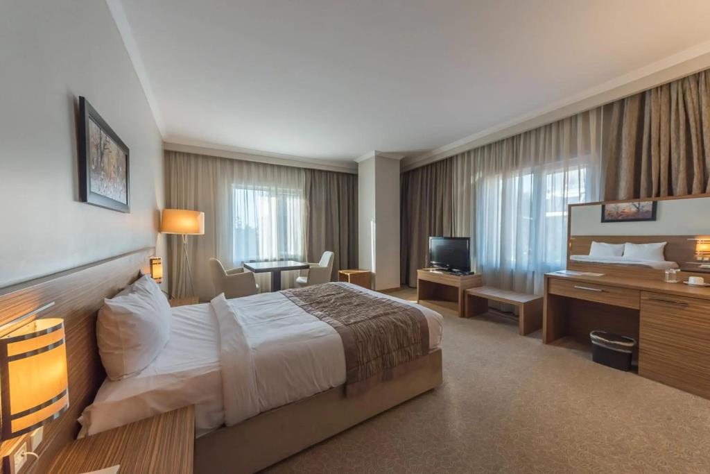 Hotel Almina Park 0*