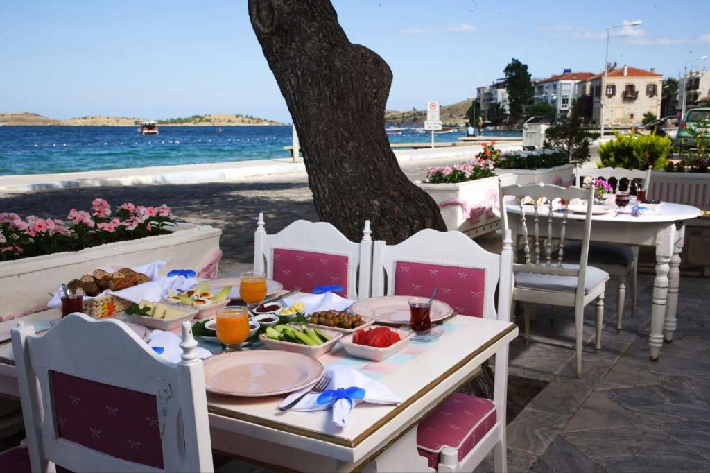 Lola 38 Hotel 3*