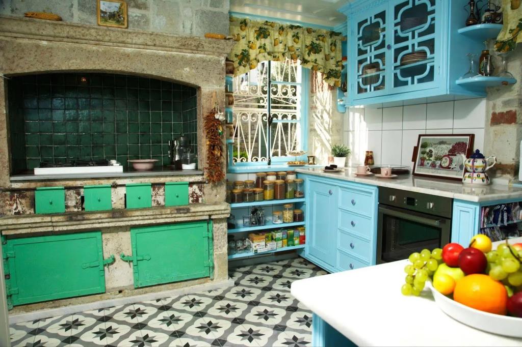 Lola 38 Hotel 3*