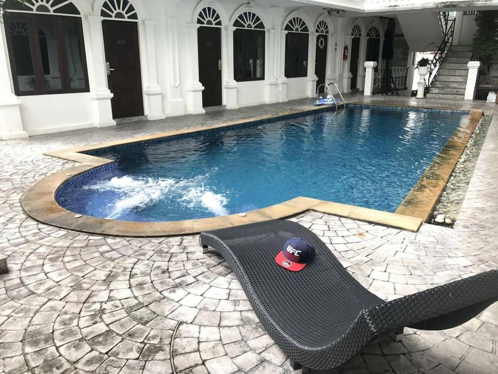 Chic Boutique Hotel 3*