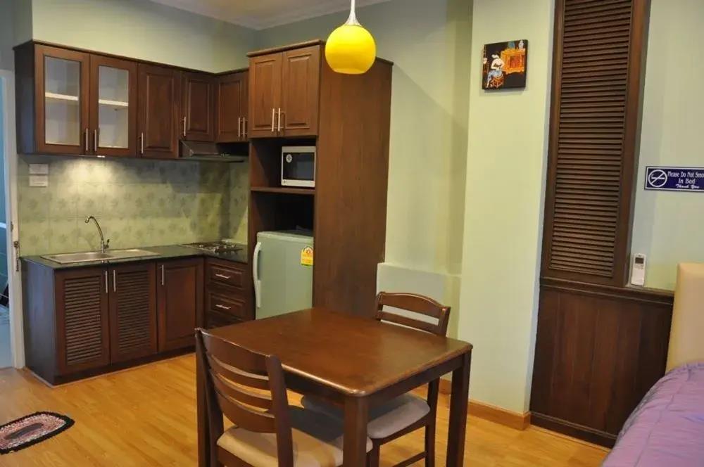 Hill Top Service Suites 2*