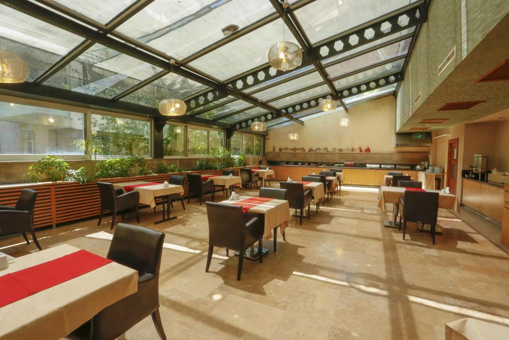 Nuzhet Hotel 3*