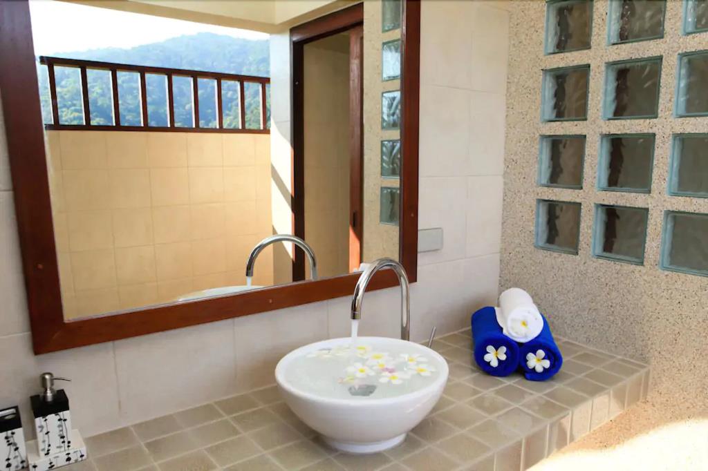 Baan KanTiang See Villas (2 bedroom villas) 0*