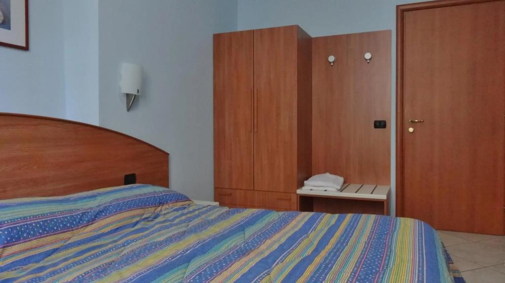 Hotel 2000 2*