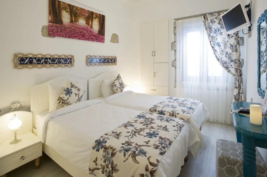 Lodos Hotel 0*