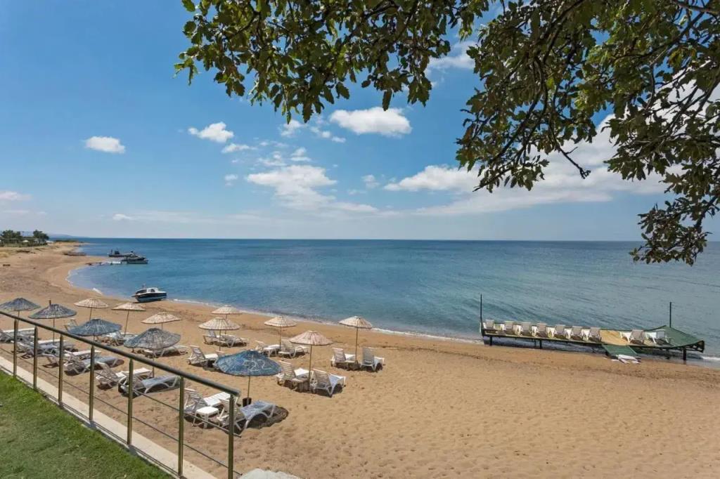Troas Beach Hotel 0*