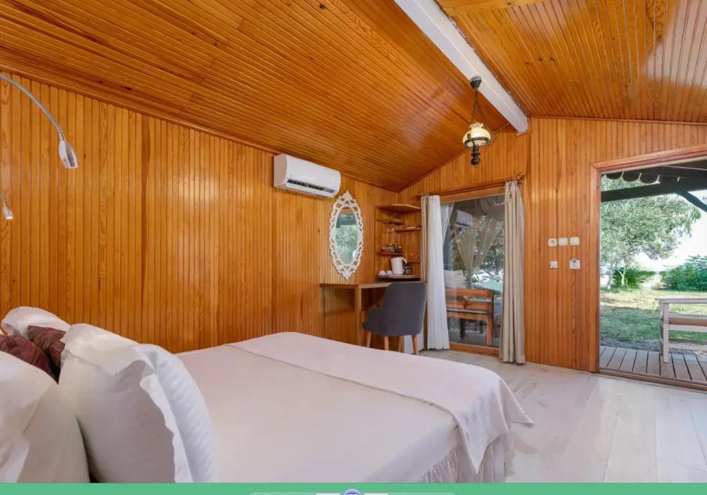 Etenna Beach Bungalows 0*
