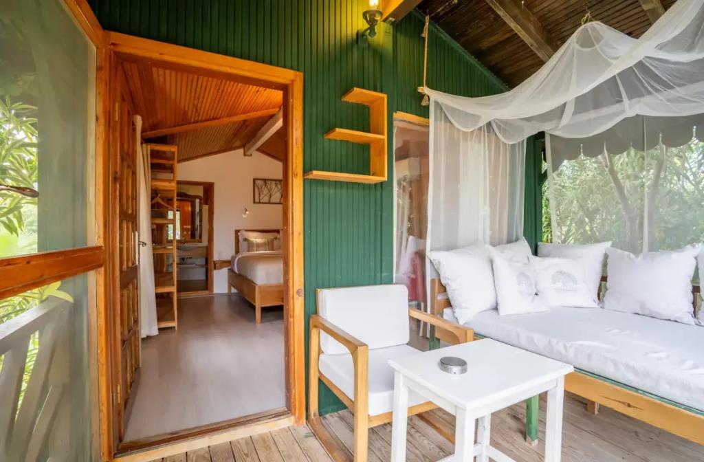 Etenna Beach Bungalows 0*