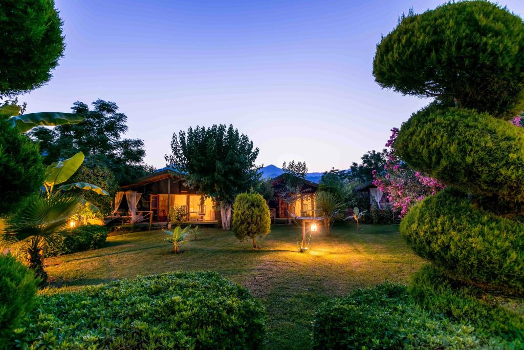 Etenna Beach Bungalows 0*