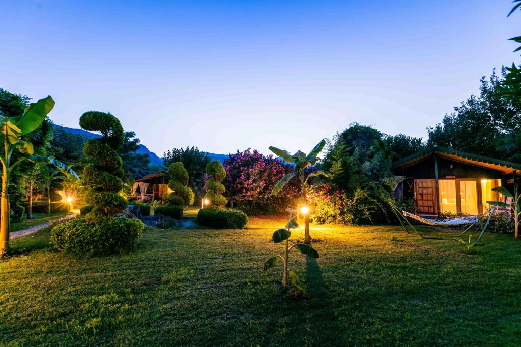 Etenna Beach Bungalows 0*