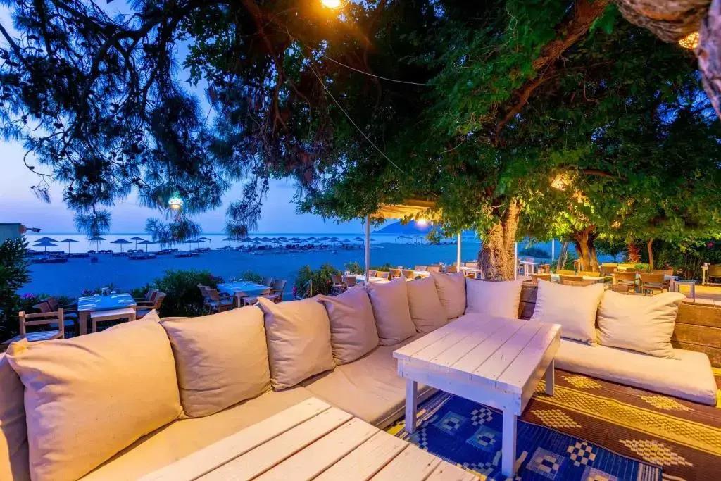 Etenna Beach Bungalows 0*