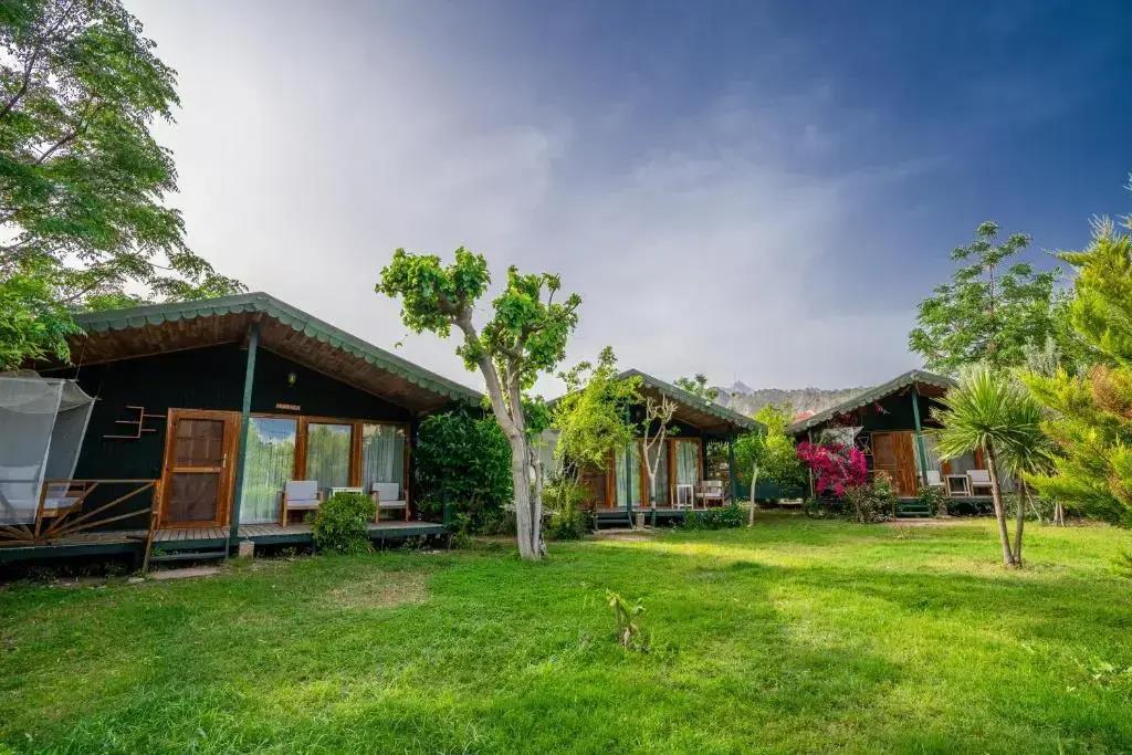 Etenna Beach Bungalows 0*