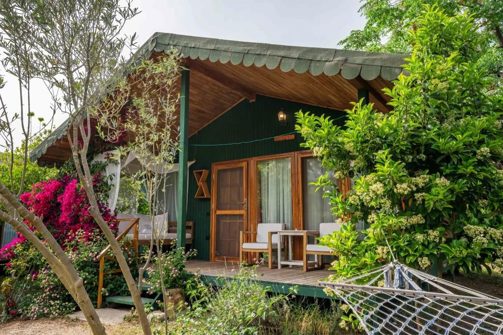 Etenna Beach Bungalows 0*