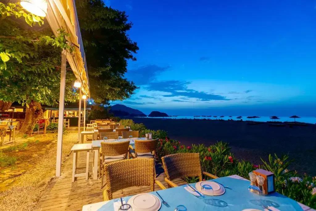 Etenna Beach Bungalows 0*