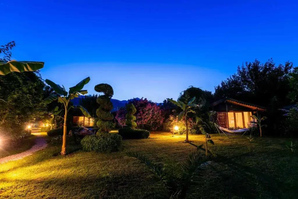 Etenna Beach Bungalows 0*
