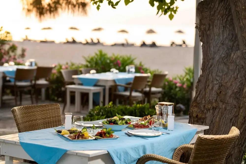 Etenna Beach Bungalows 0*