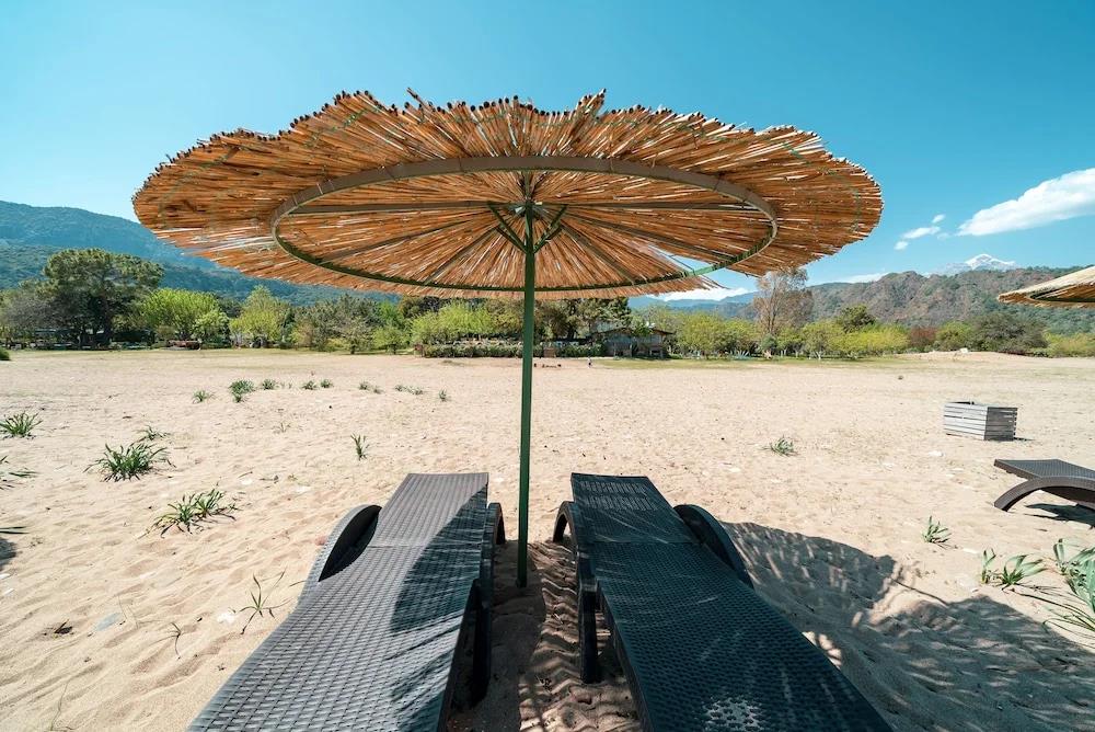 Etenna Beach Bungalows 0*