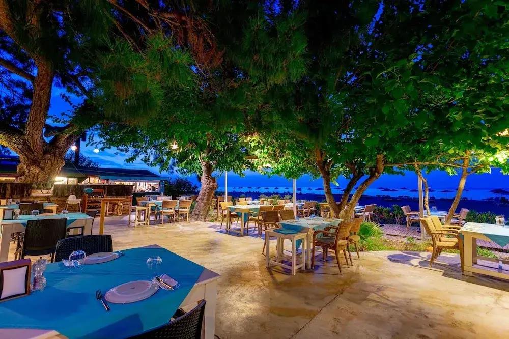 Etenna Beach Bungalows 0*
