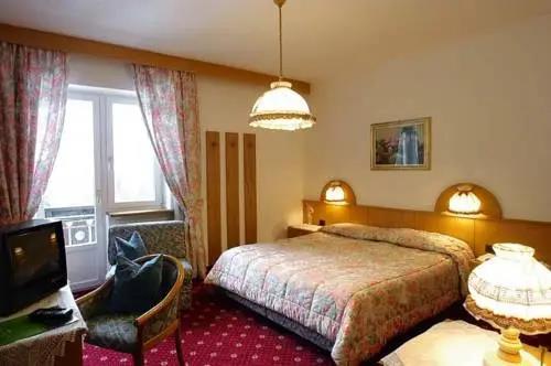 Hotel Roy 3*