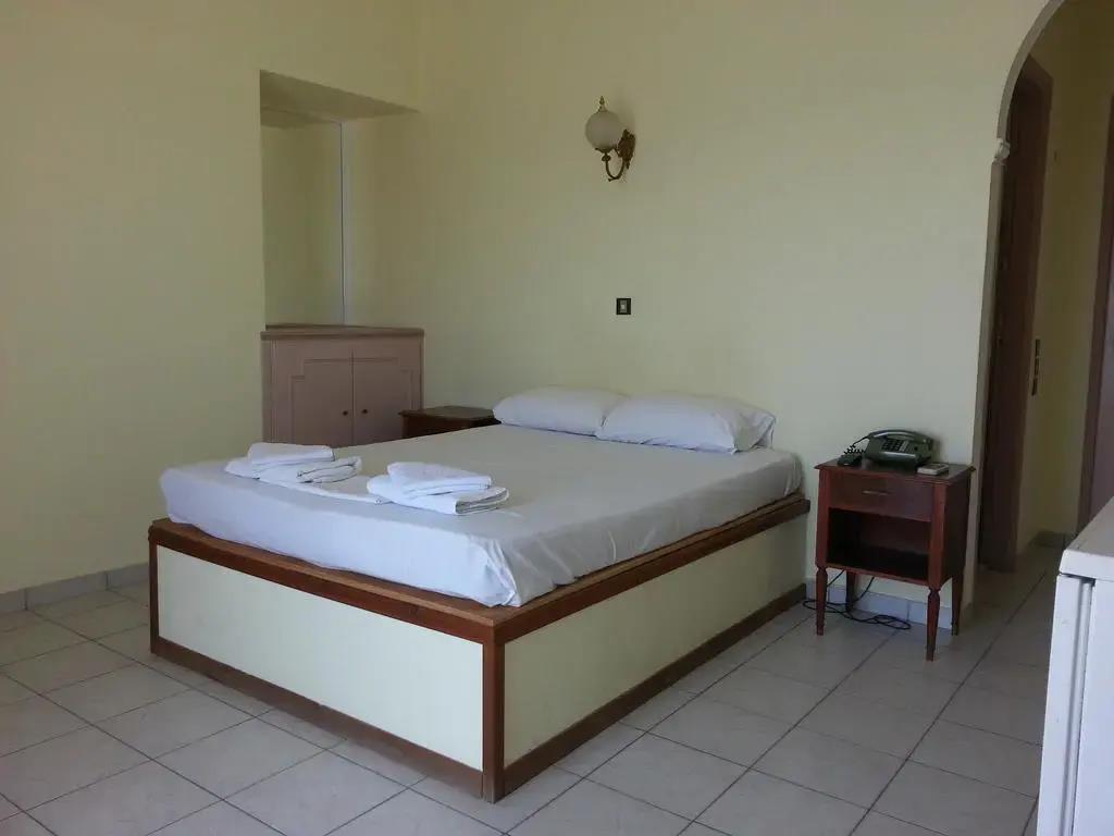 Artemis Hotel 2*