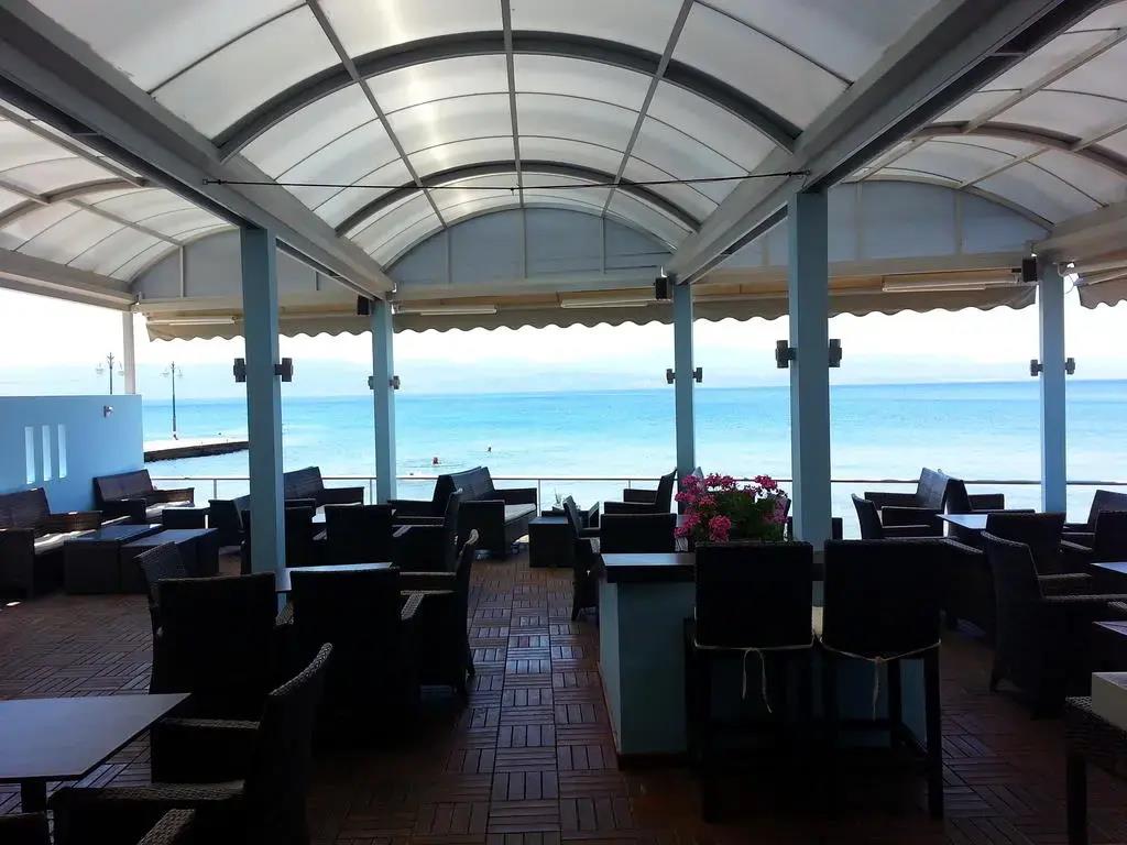 Artemis Hotel 2*