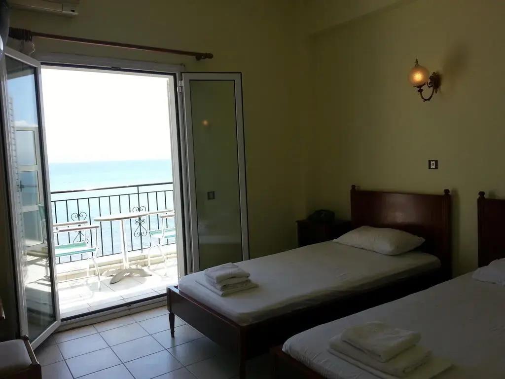Artemis Hotel 2*