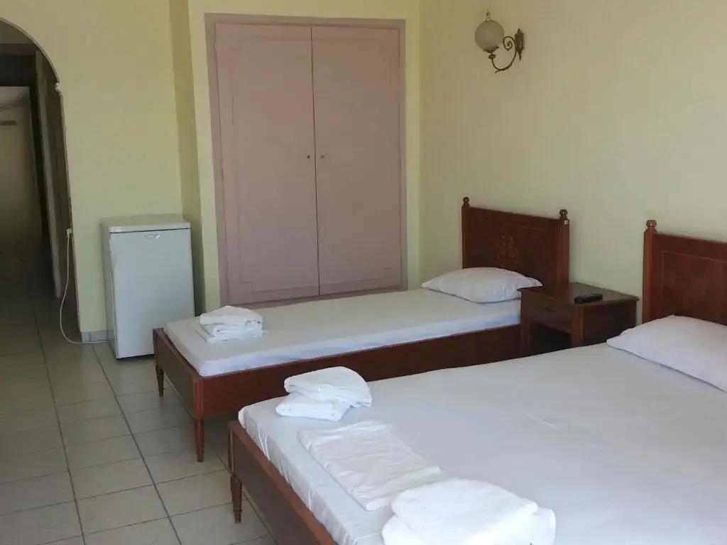 Artemis Hotel 2*