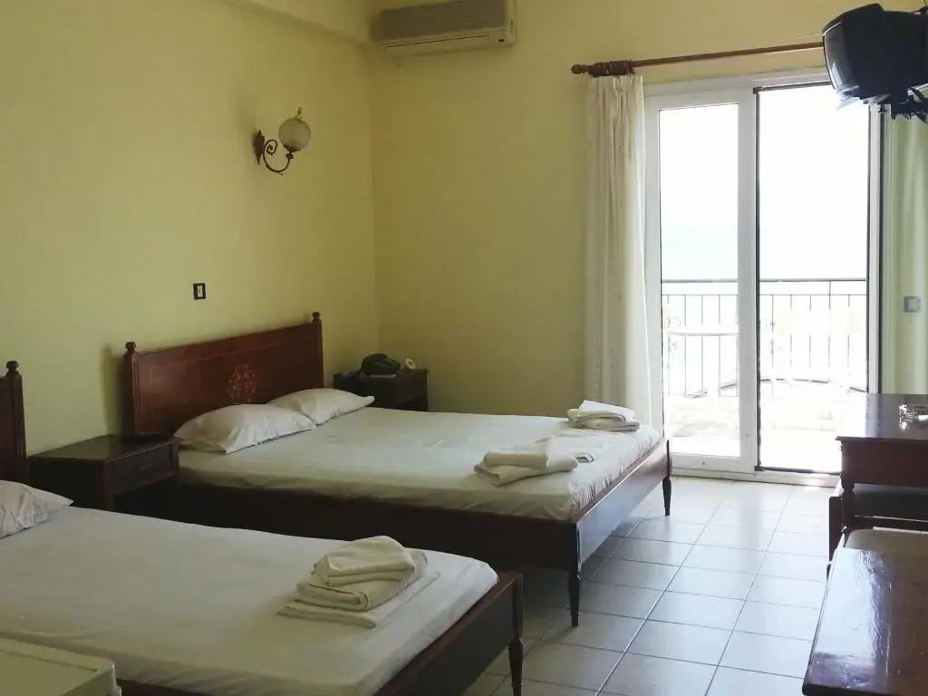 Artemis Hotel 2*