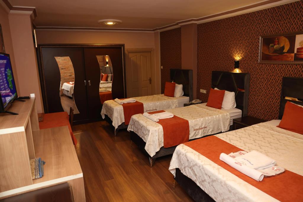 Adana Saray Hotel 3*