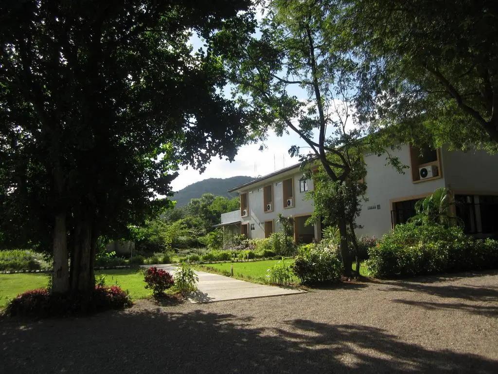 Sunshine Paradise Resort 3*