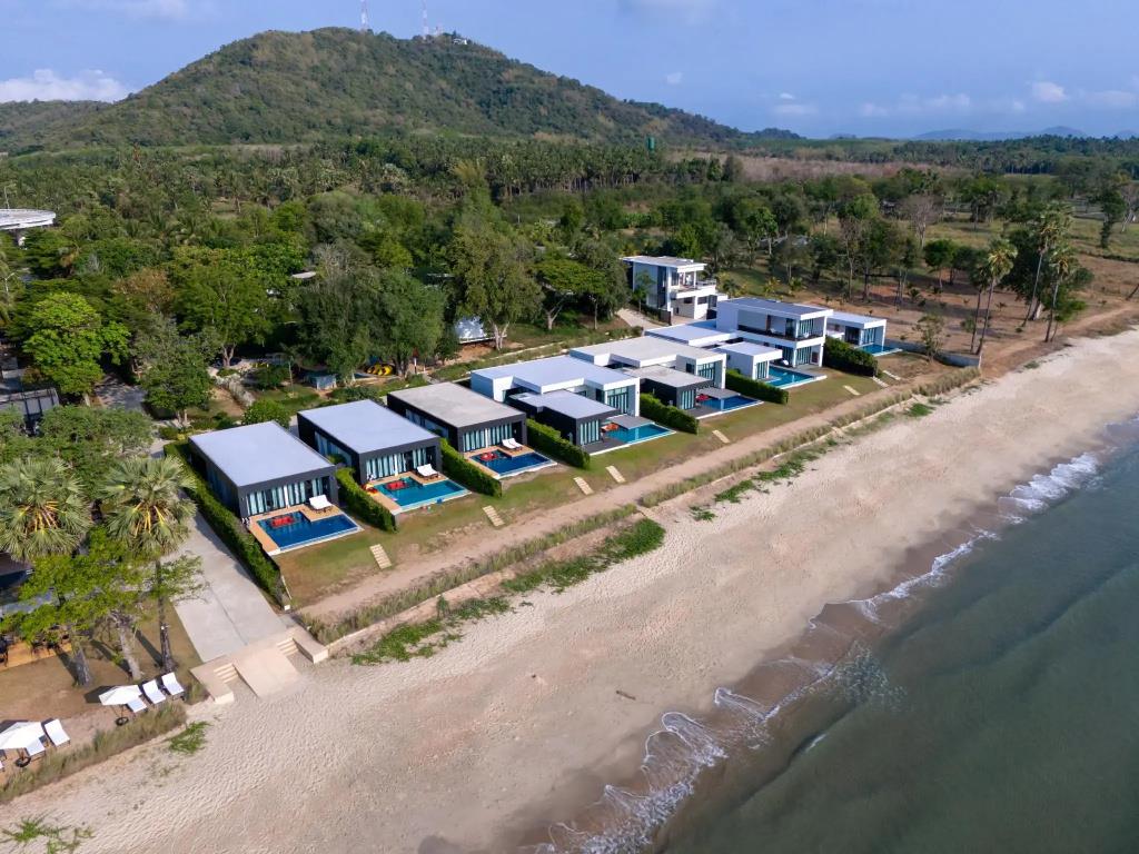 Sunshine Paradise Resort 3*