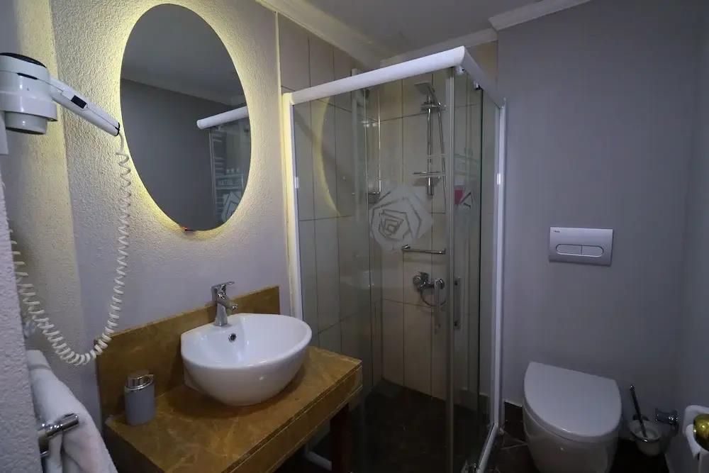 Artan Hotel 3*