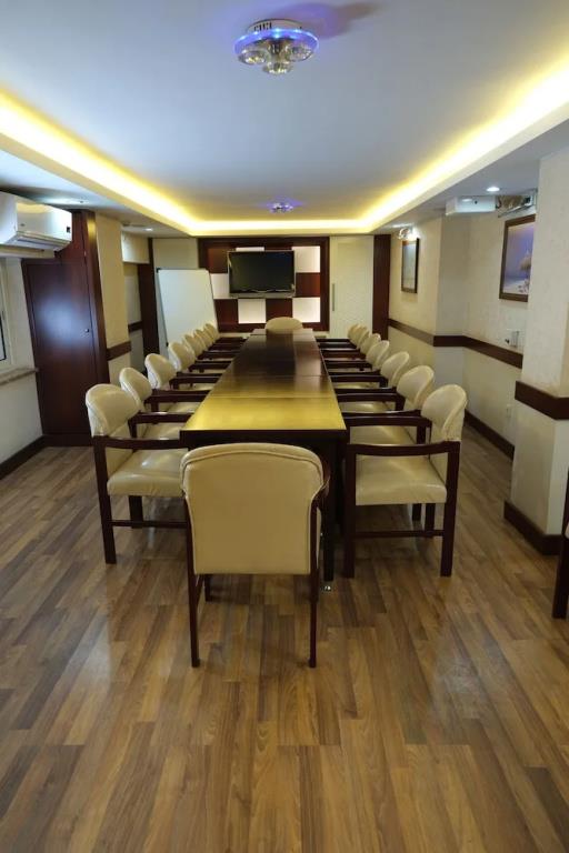 Artan Hotel 3*
